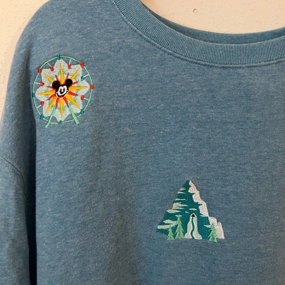 Disney Parks Official Park Icons Embroidered Sweatshirt Collectors Size 2X - Picture 5 of 6
